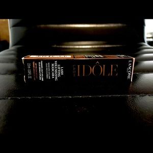 Idole mascara NIB in Black!